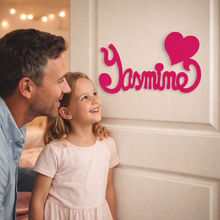 Plaque de Porte Personnalisée en Bois - Motif Cœur - Couleur Framboise