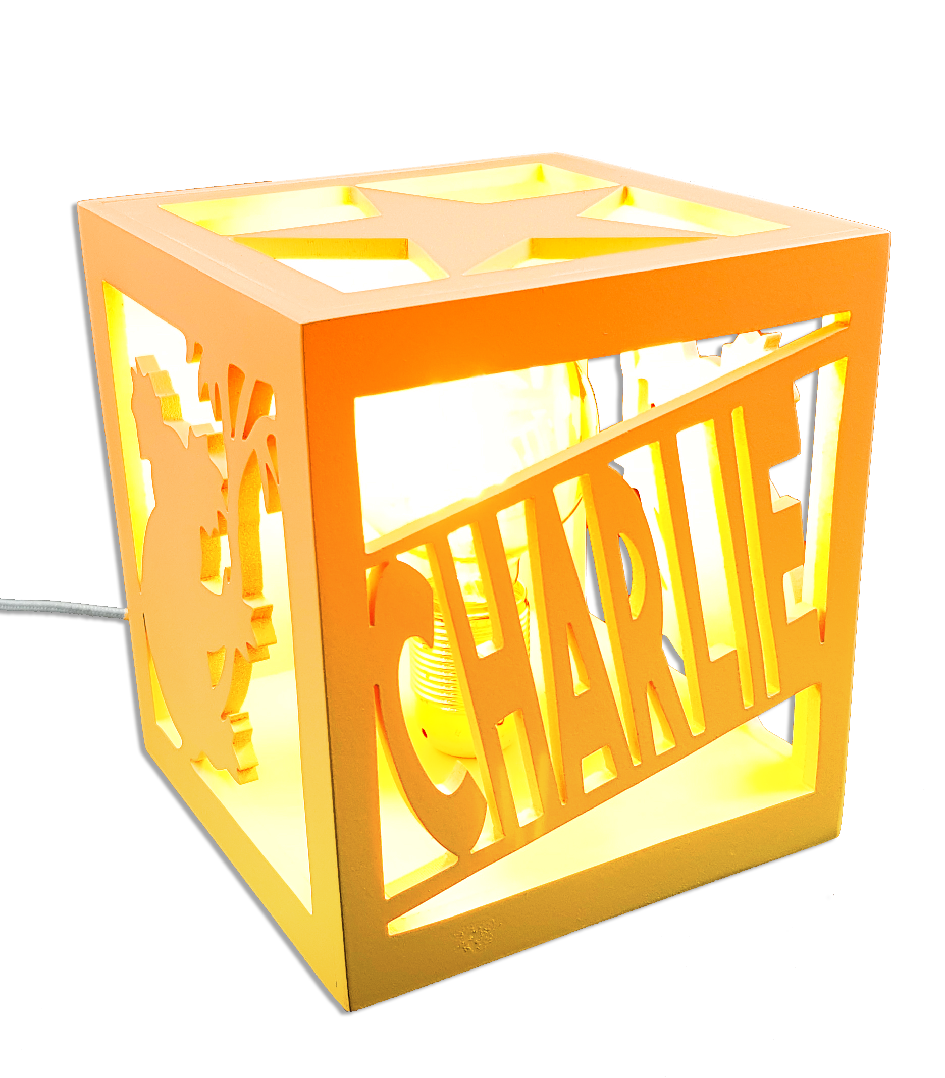Lampe cube personnalise en bois 