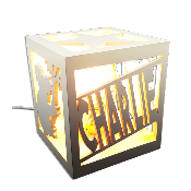 Lampe cube personnalisée en bois 