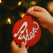 Boule de Noël rouge avec Prénom