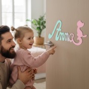 Plaque de Porte Personnalis�e en Bois - Motif Chat - Couleur Vert/Lilas