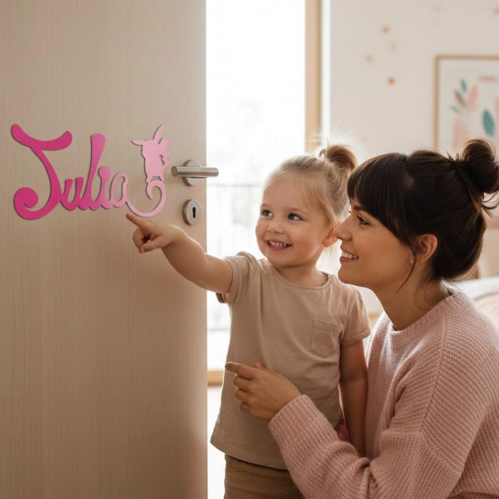 Plaque de Porte Personnalisée en Bois - Motif Pikachu - Couleur Framboise/Lilas